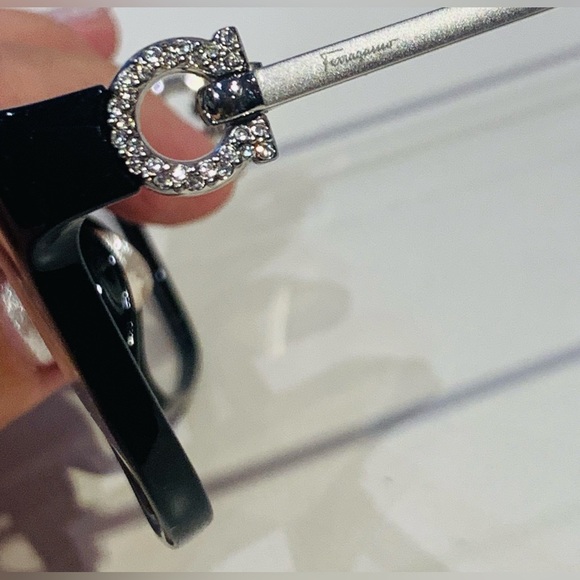 New Women’s Salvatore Ferragamo Eyeglasses - Picture 3 of 9